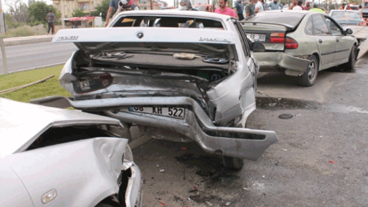 Afyon'da zincirleme kaza: Bir yaralı