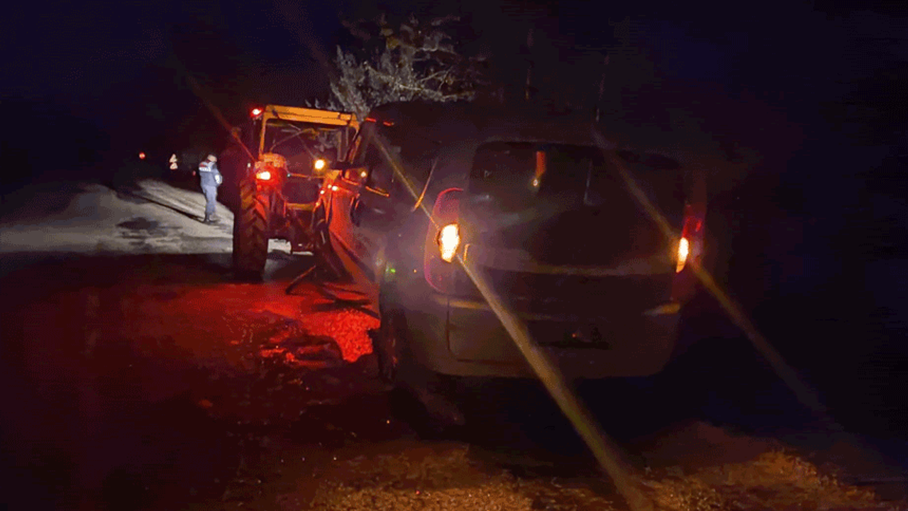Bilecik'te futbolcuların olduğu araç kaza yaptı