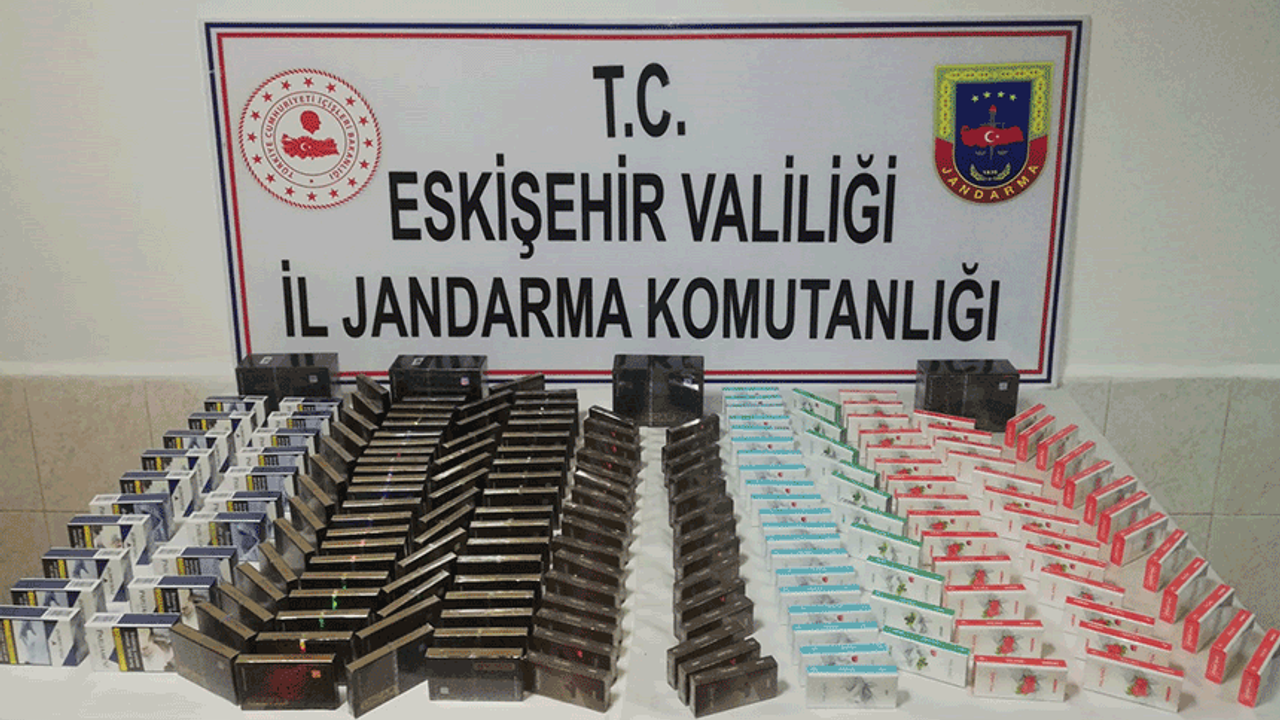 Eskişehir'de yüzlerce paket kaçak sigara ele geçirildi
