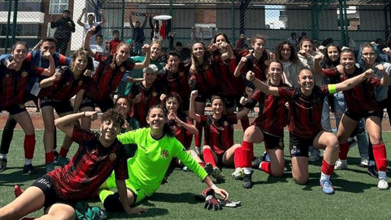 Eskişehirspor Kadın Futbol Takımı play-off’u garantiledi