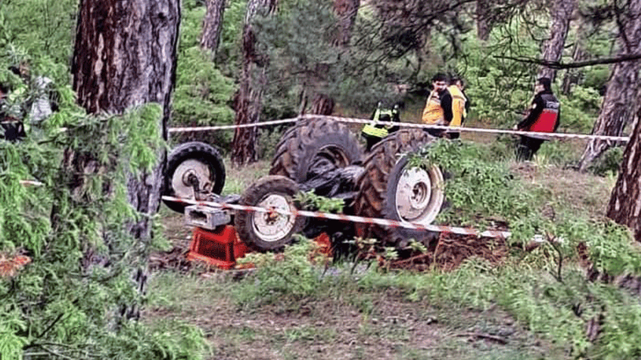 Tavşanlı’da traktör devrildi: Sürücü hayatını kaybetti