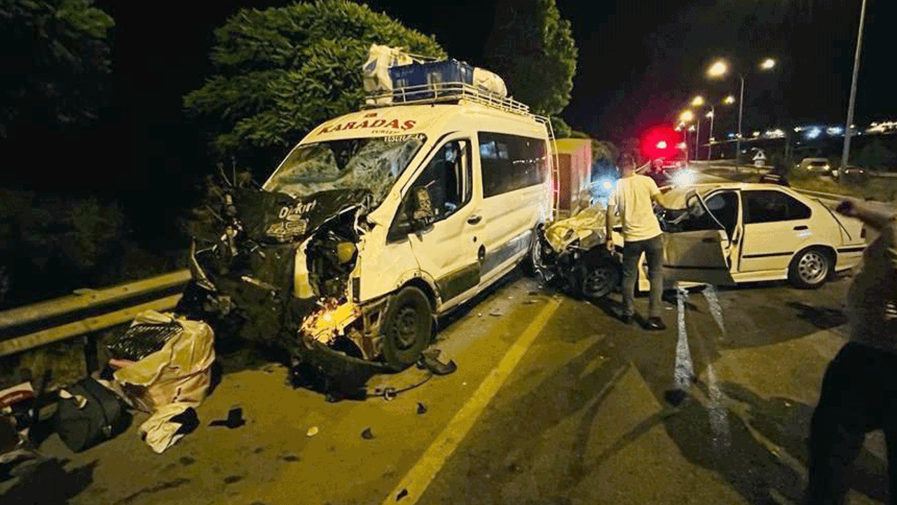 Afyon'da minibüs kazası: Bir ölü altı yaralı