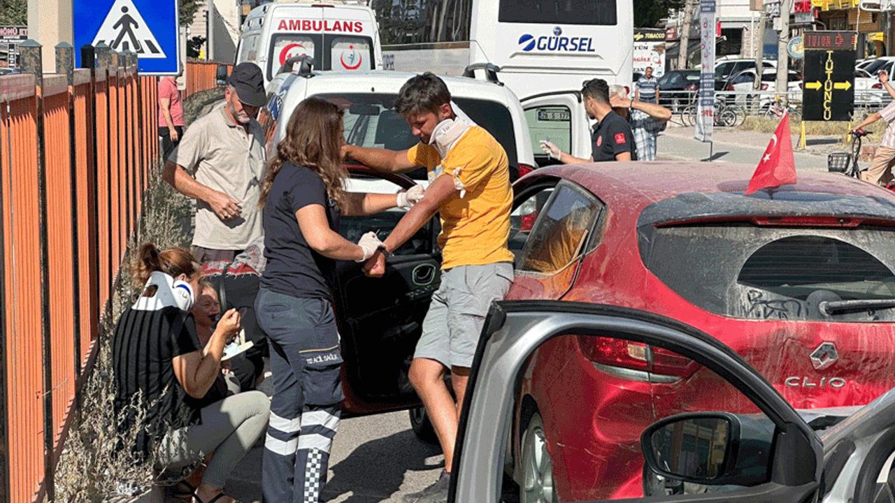 Eskişehir yolunda zincirleme kaza: Dört yaralı