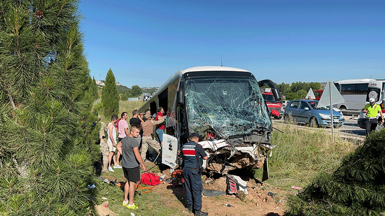 Eskişehir’deki otobüs kazasında yaralı sayısı 41’e yükseldi