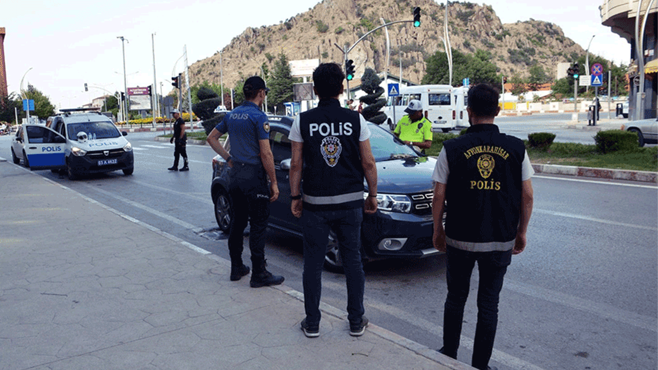 Afyon'da onlarca araç sürücüsüne cezalar kesildi
