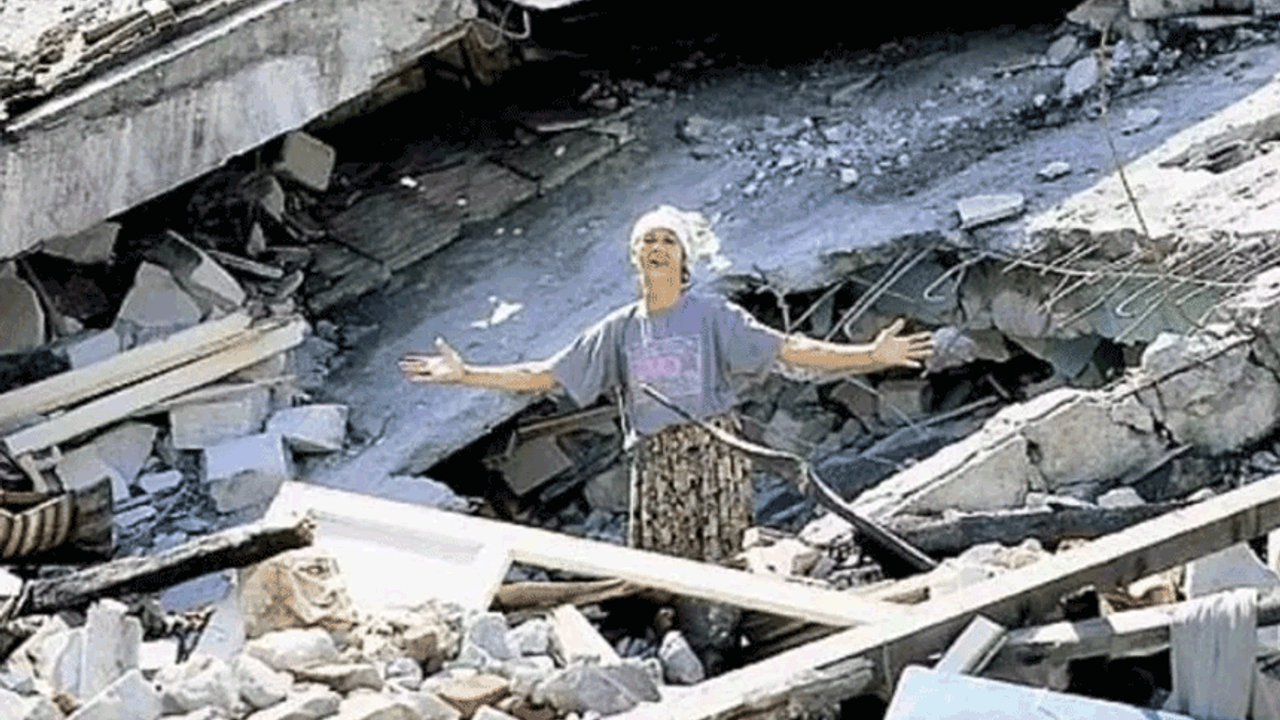 Eskişehir'de 17 Ağustos depreminde vefat edenler unutulmadı