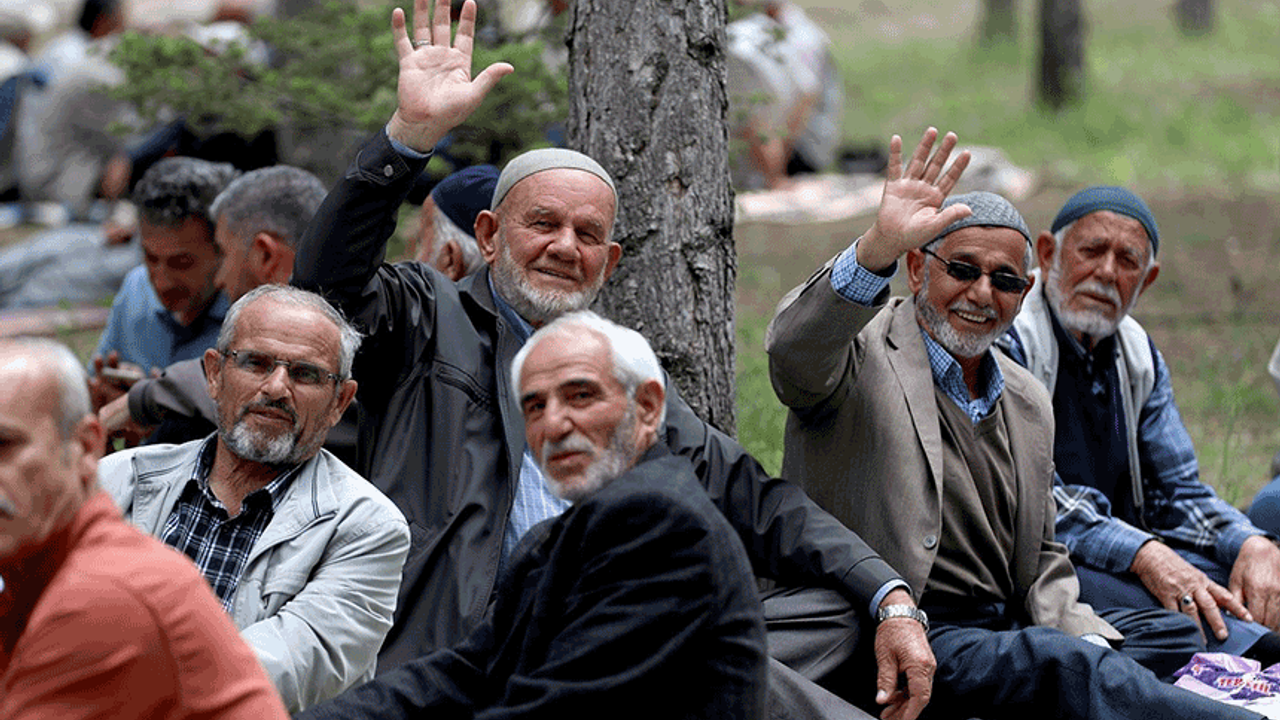 Eskişehir’de emekliler: Söz vermeyin zam verin