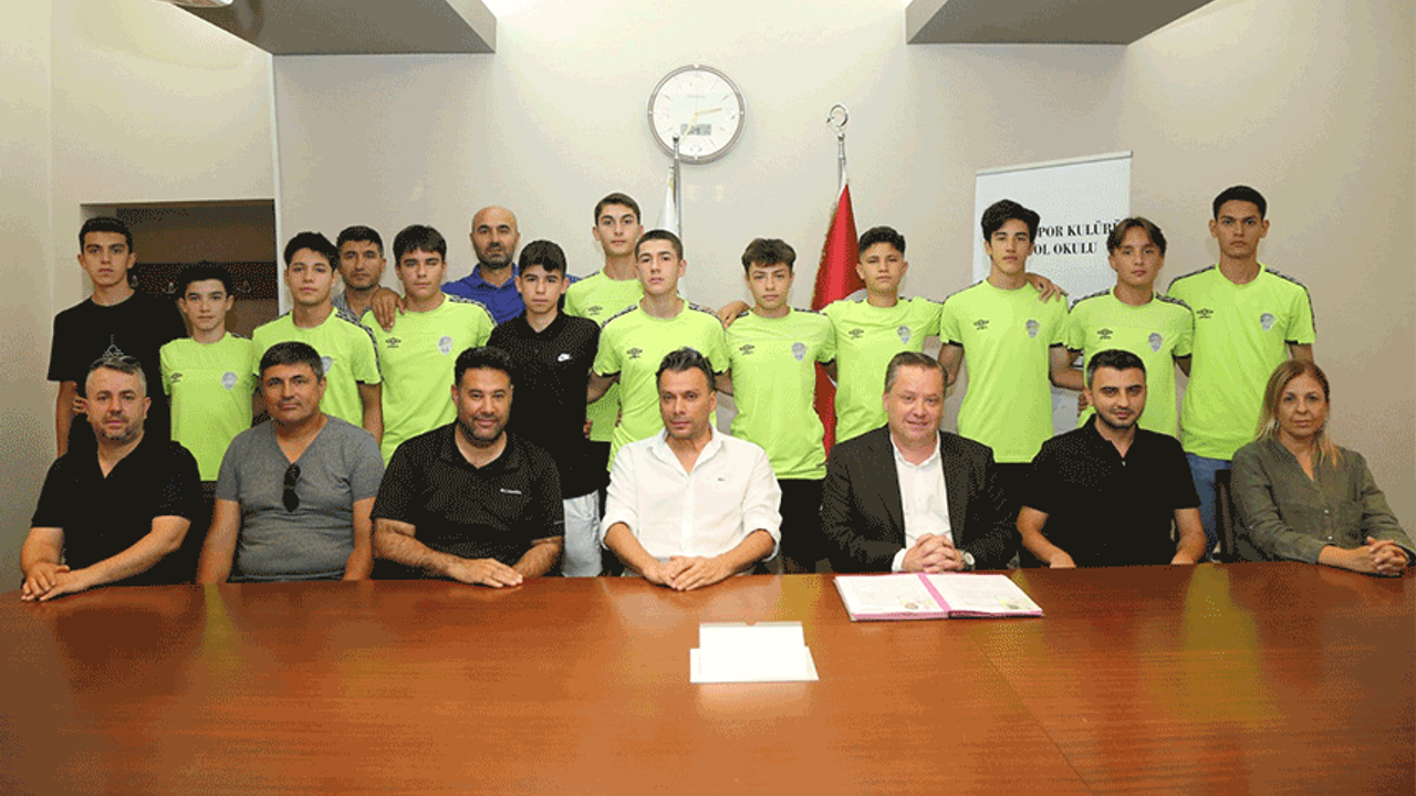 Eskişehir’de global hamle: Türk futboluna kazandırılacaklar