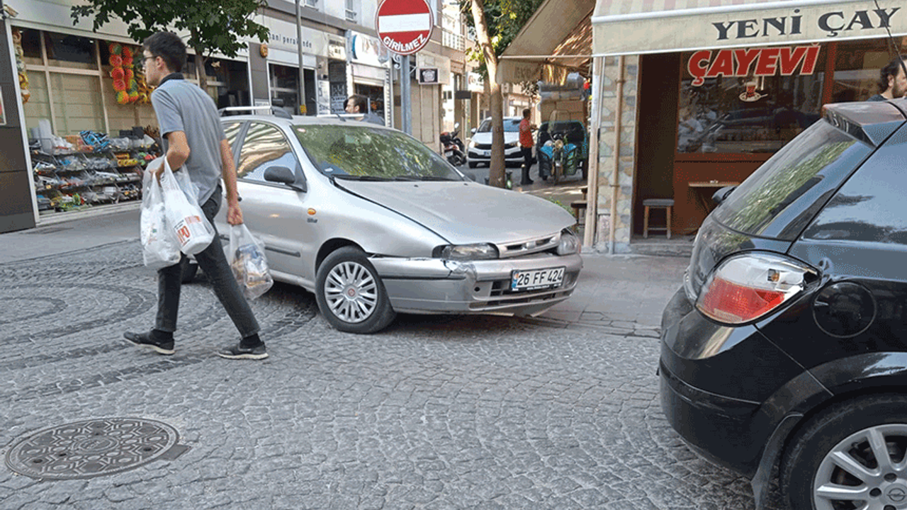 Eskişehir'de kaza sabah saatlerinde trafiği aksattı