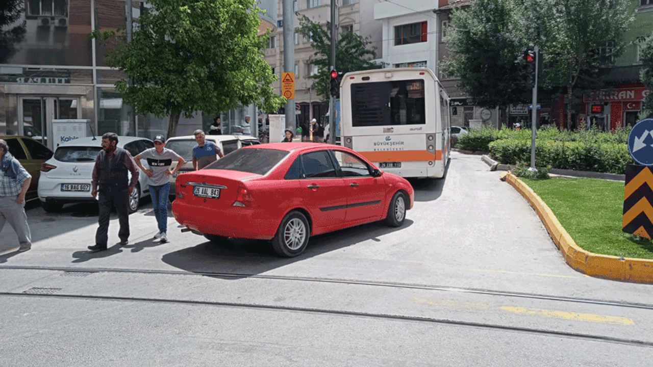 Eskişehir'de trafik çilesine esnaf da tepkili