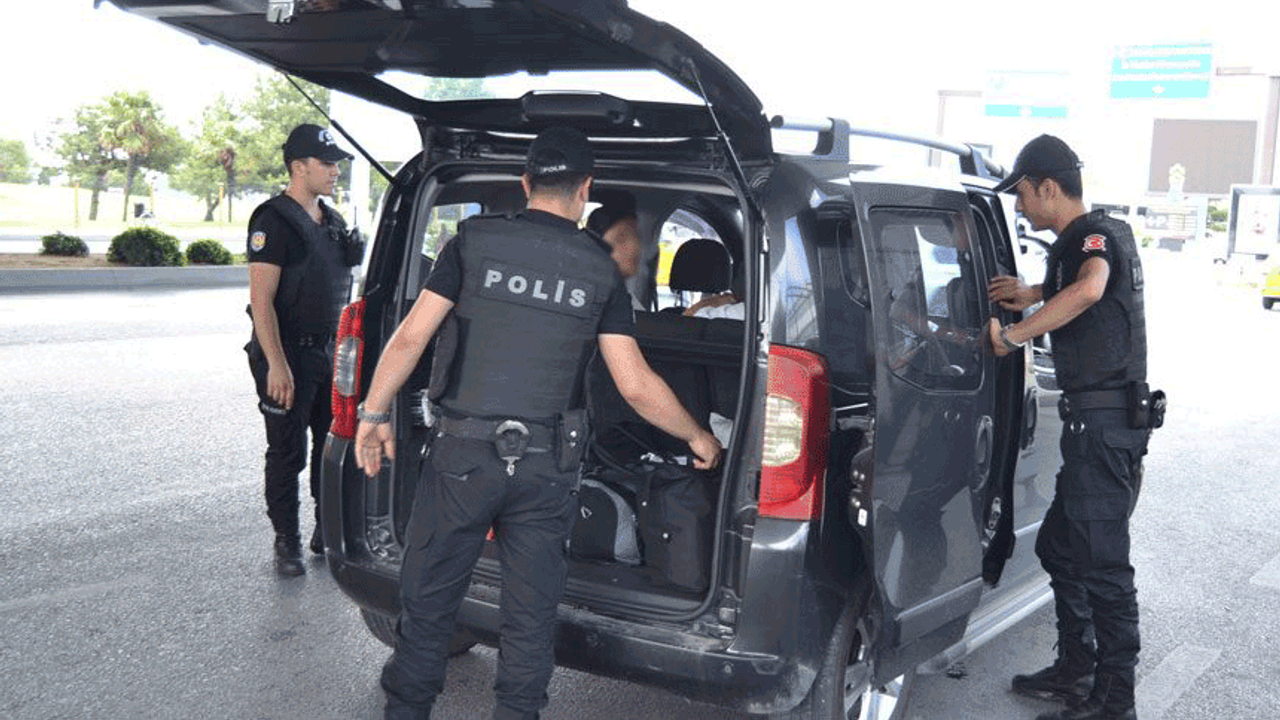 Vurguncu sahte polis Eskişehir’de yakayı ele verdi