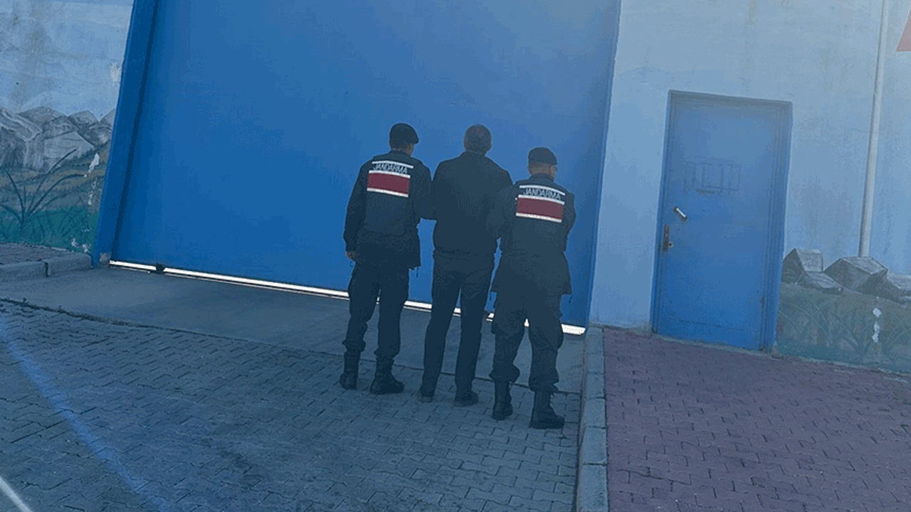 Afyon'da 12 yıl cezası olan şahsı jandarma yakaladı