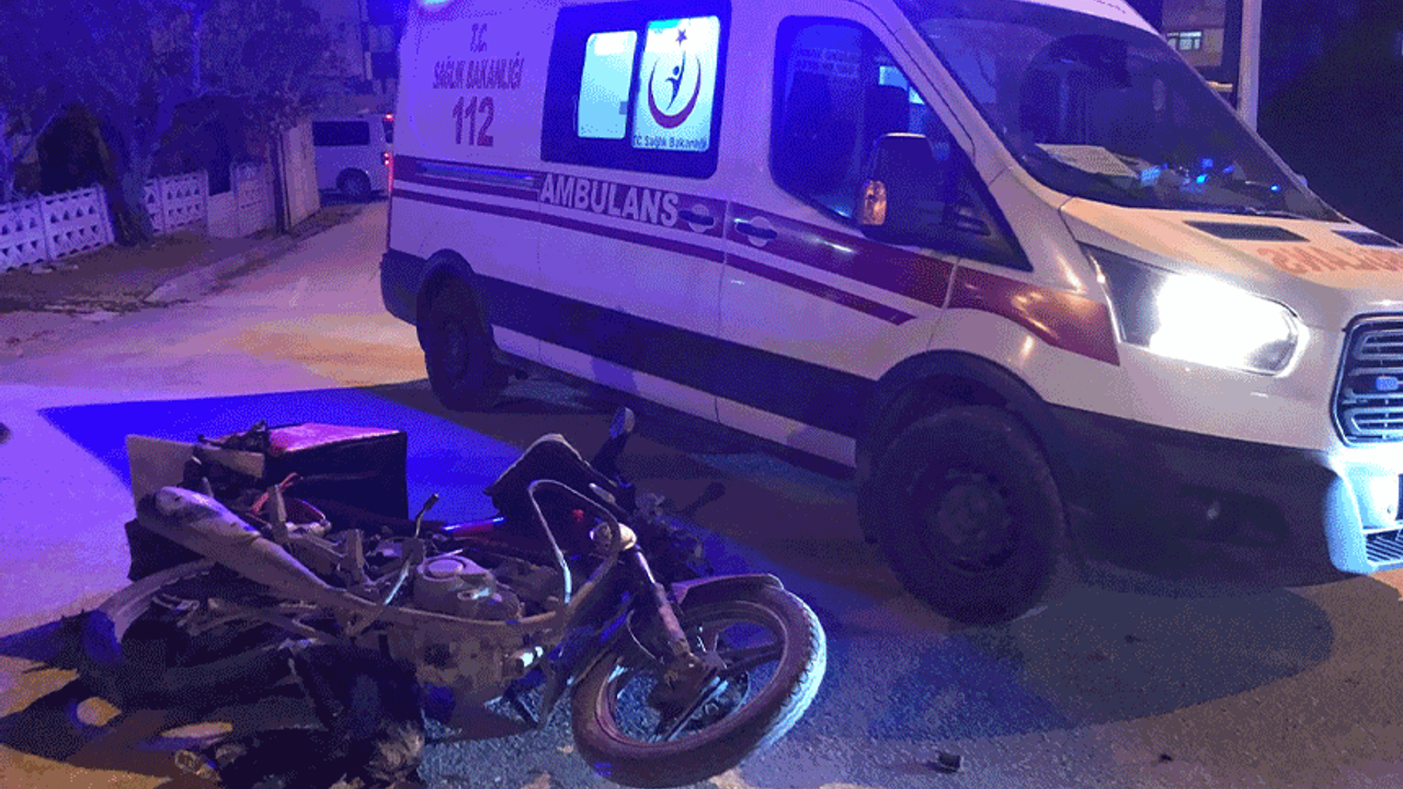 Bilecik'te korkutan kaza: Kamyonet motosikleti sürükledi