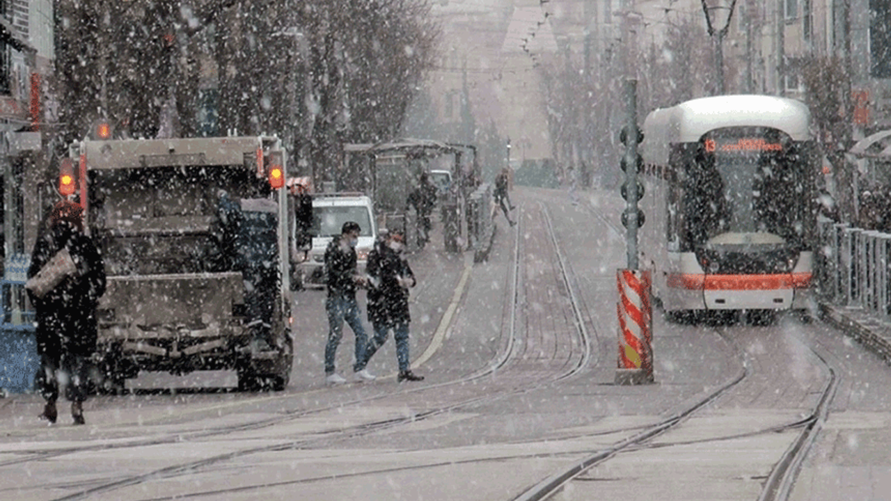 Eskişehir'de kar alarmı! 8 derece birden düşüyor