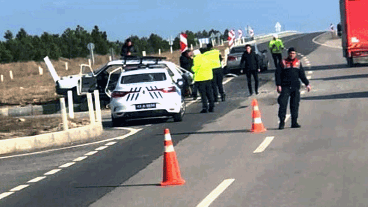 Kütahya'da feci kaza: Hem sürücüler hem de yolcular...