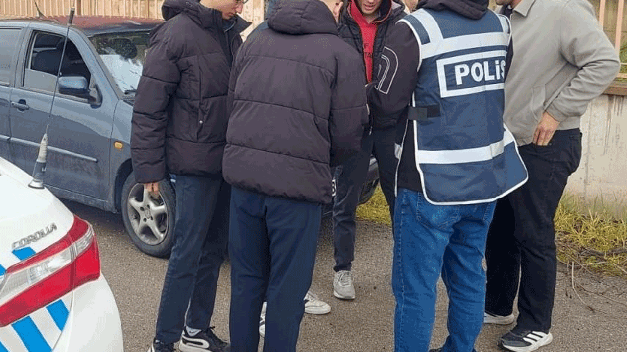Afyon'da polisten öğrencilerin yoğun olarak bulunduğu bölgelerde denetim