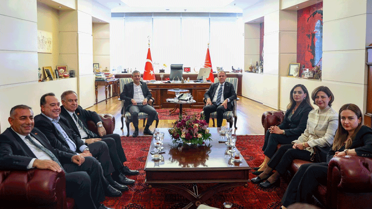 Özel’den başkanlarla toplantı: Ünlüce de genel merkezdeydi