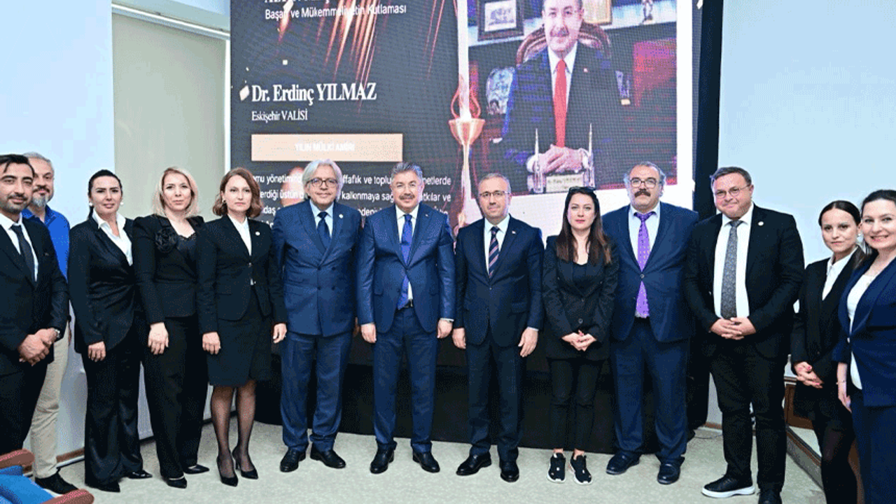 Eskişehir Valisi Yılmaz’a anlamlı ödül