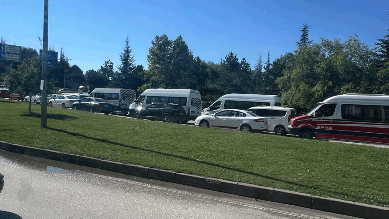 Eskişehir’de bayram dönüşü araçlar trafiği kitledi