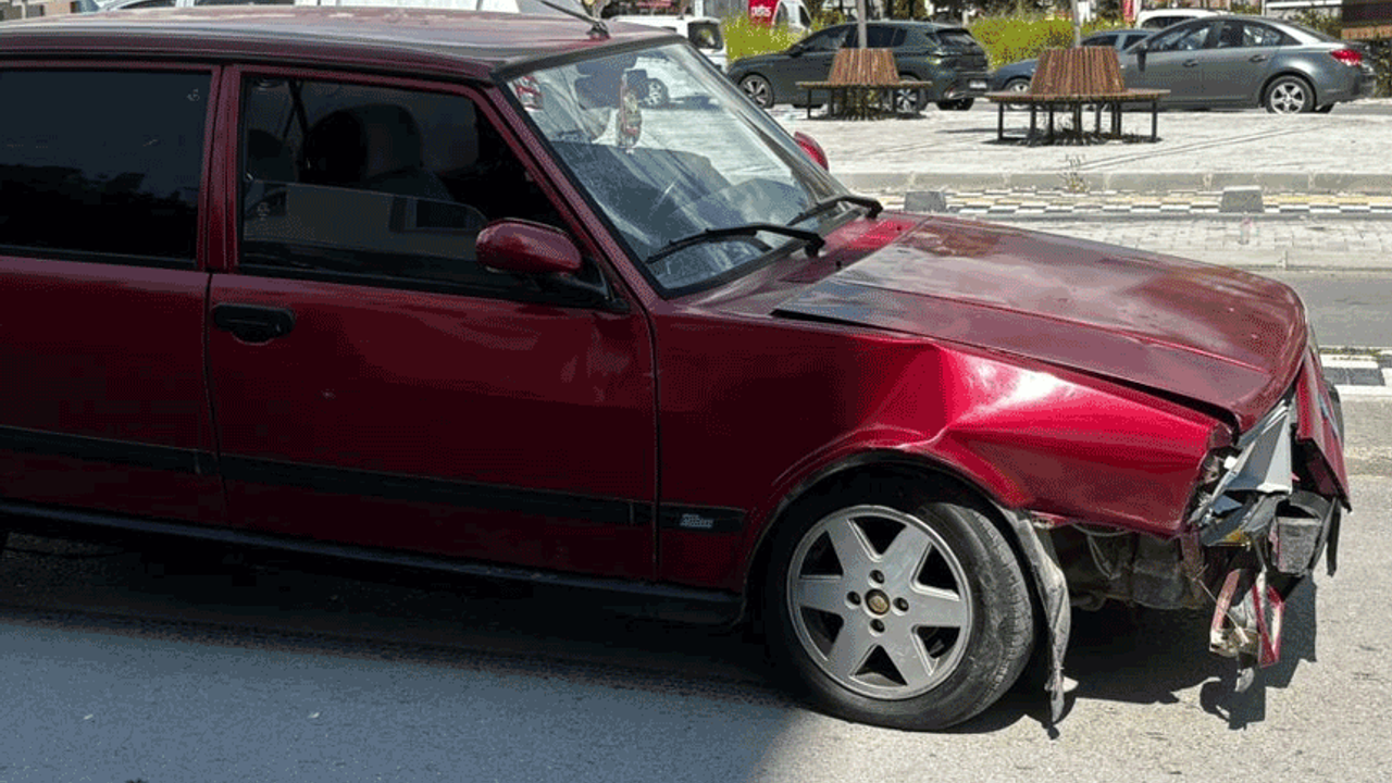 Kütahya Tavşanlı'da trafik kazası, 2 yaralı
