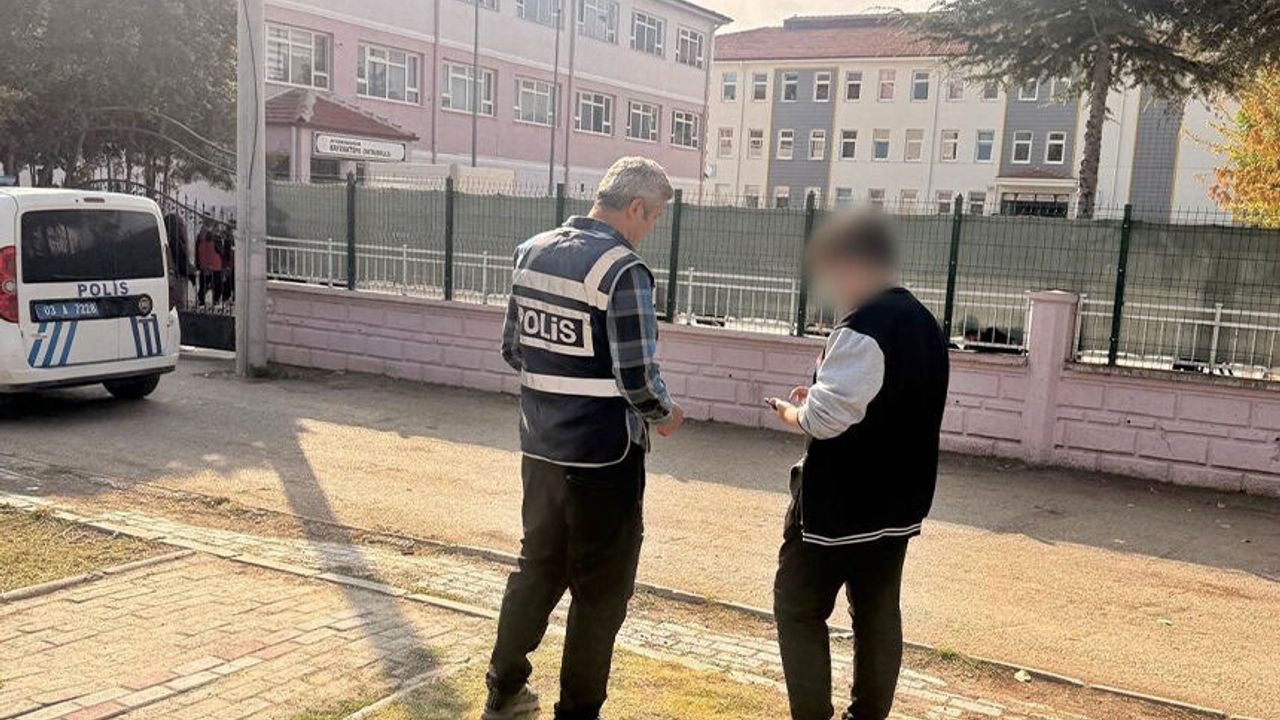Afyonkarahisar'da polisten okul çevrelerinde huzur denetimi