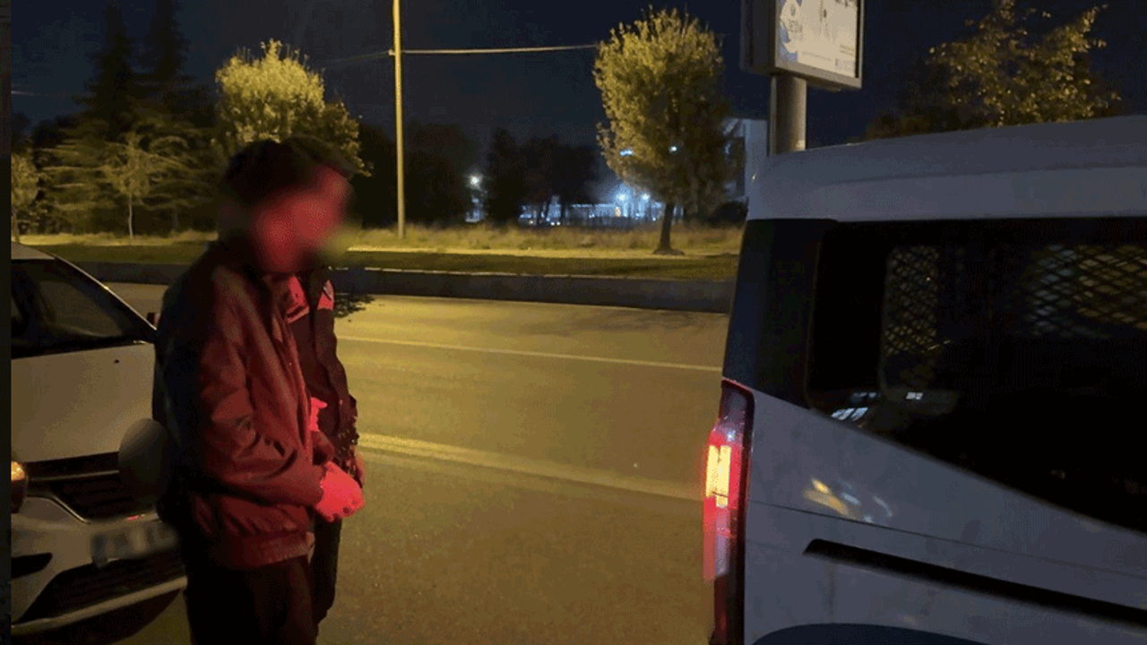 Eskişehir'de polisten kaçtı, otomobilden uyuşturucu çıktı
