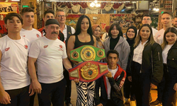 Eskişehir'de dünya şampiyonuna davullu zurnalı karşılama