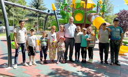 Seyitgazi'de başkan Tepe'den bayram öncesi çocuklara jest