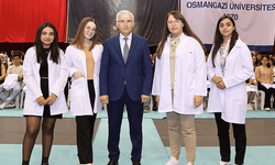 ESOGÜ Tıp Fakültesi'nde yeni öğrenciler beyaz önlüklerini giydi