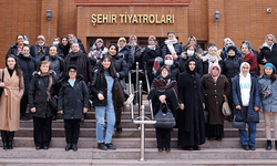 Eskişehir Şehir Tiyatroları ilçe halkı ile buluşmaya devam ediyor