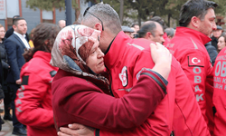 Eskişehir'de kahramanlara duygusal karşılama