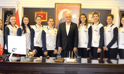 Başkan Bakkalcıoğlu 'bizim kızlar'a başarılar diledi