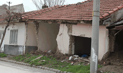 Eskişehir'de metruk evler tehlike saçmaya devam ediyor