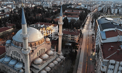 Eskişehir'de Reşadiye Cami mahya ile süslendi