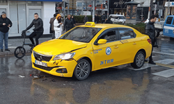 Eskişehir'de otomobil ile taksi çarpıştı