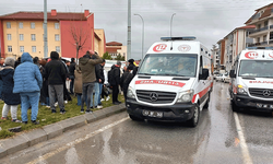 Kütahya'da işçi servisi ile minibüs çarpıştı: 7 yaralı
