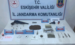 Eskişehir'de jandarmaya uyuşturucuyla yakalandılar