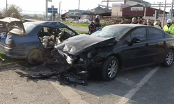 Afyon'da iki otomobil çarpıştı: İki yaralı