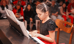Eskişehir'de çocuk piyanistlerden muhteşem konser