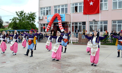 Eskişehir’de öğretmenlerin gösterisi büyüledi