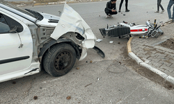 Afyon'da kaza: İki genç metrelerce savruldu