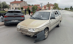 Eskişehir'de iki otomobil çarpıştı