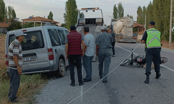 Afyon Şuhut'ta otomobille motosiklet çarpıştı: 1 yaralı