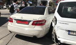 Bilecik'te MHP Genel Başkan Yardımcısının koruma aracı kaza yaptı