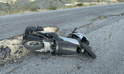 Afyon'da 19 yaşındaki sürücü ile 54 yaşındaki sürücü çarpıştı