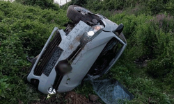 Afyon'da şarampole devrilen araçta 3 kişi yaralandı