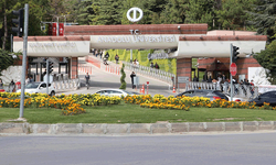 Eskişehir’de Anadolu Üniversitesi’ndeki atamalara tepki
