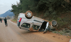 Bilecik Osmaneli'de meydana gelen trafik kazasında araç takla attı