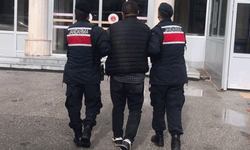 Afyon'da 3 ayrı suçtan aranan şahsı jandarma yakaladı