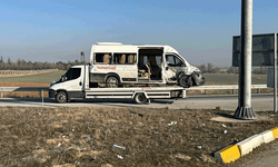 Afyon'da işçi servisi kaza yaptı: 8 yaralı